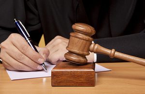 Cobranca Judicial Extrajudicial Acao 300x195