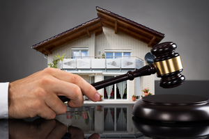 Como proceder ao comprar imóvel de leilão ocupado?